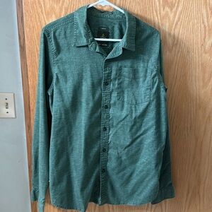 Size medium green Prana long sleeve shirt. Good shape.